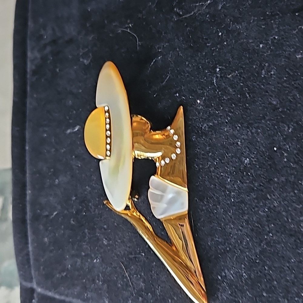 Broche